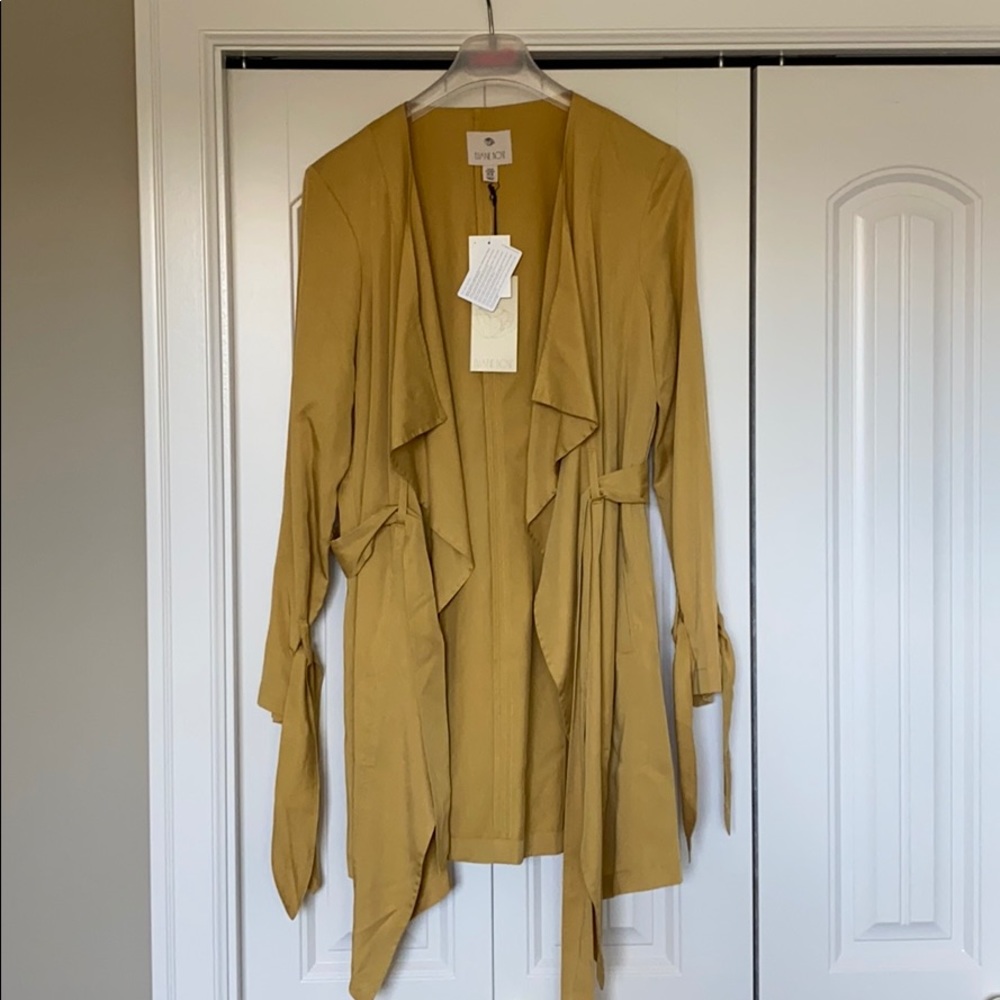 Light belted jacket
